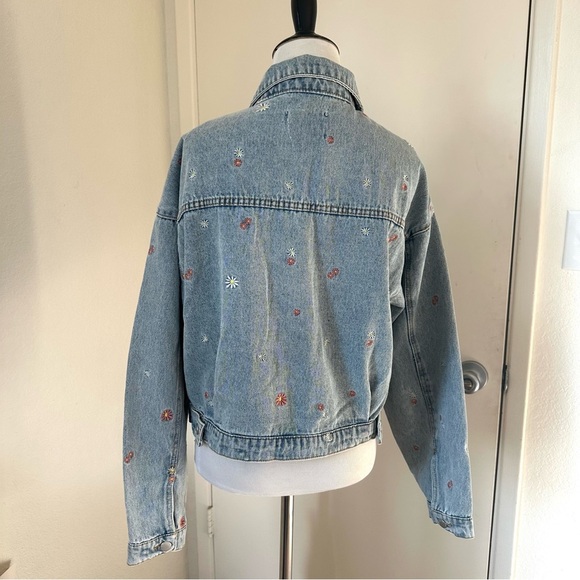 C&C California Blue Oversized  Jean Jacket Dainty Floral Embroidery 100% COTTON - Picture 2 of 7